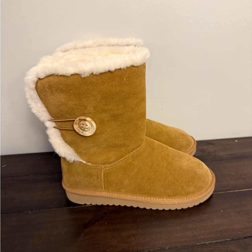 Koolaburra by UGG Chestnut Side Button Shearling Boots — Women’s 6